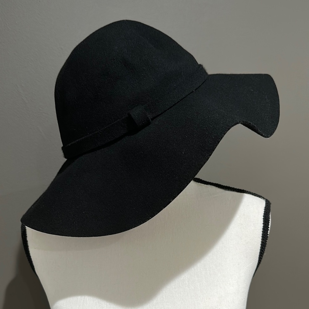 TART 100% Wool floppy hat black OS